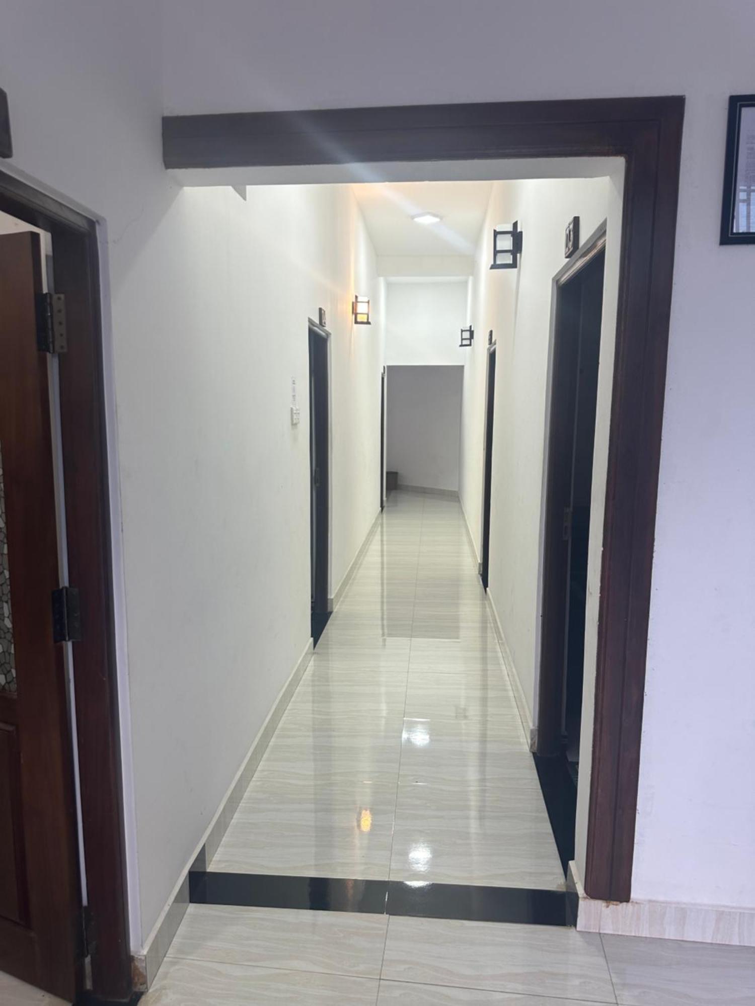 S N S Guest House Galewela Экстерьер фото